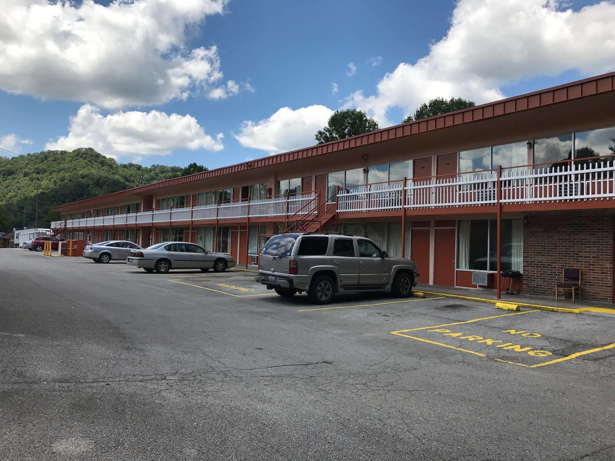 Daniel Boone Motor Inn Pikeville Exterior photo